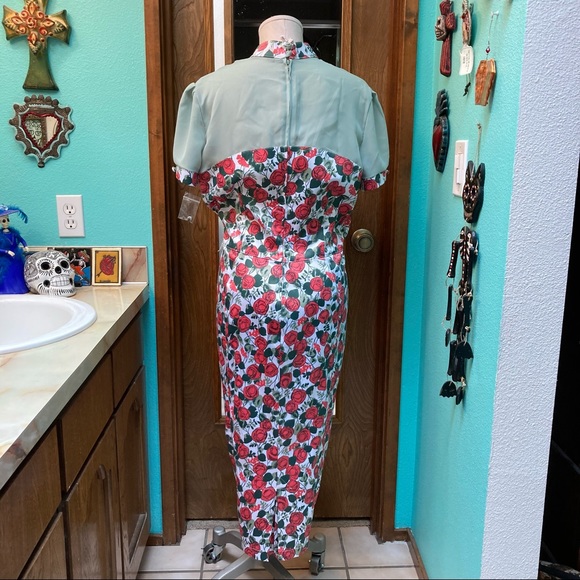 Women's NWOT Floral Wiggle Pinup Couture Laura Byrnes Dress Size 2X - Picture 3 of 16